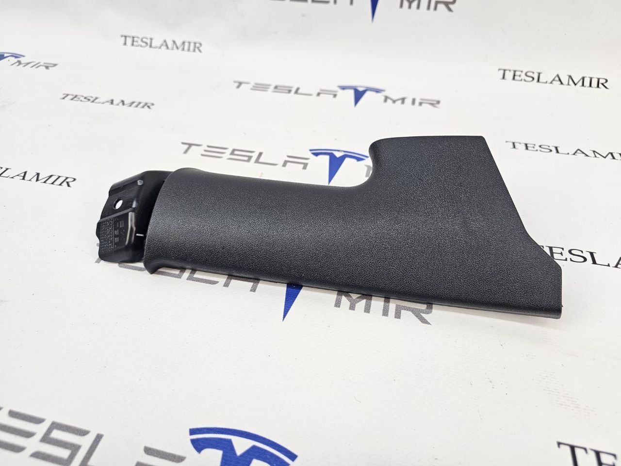 Накладка стойки С внутренняя правая верхняя Tesla Model 3 1 поколение 2023, 1086277-00 - фото №1