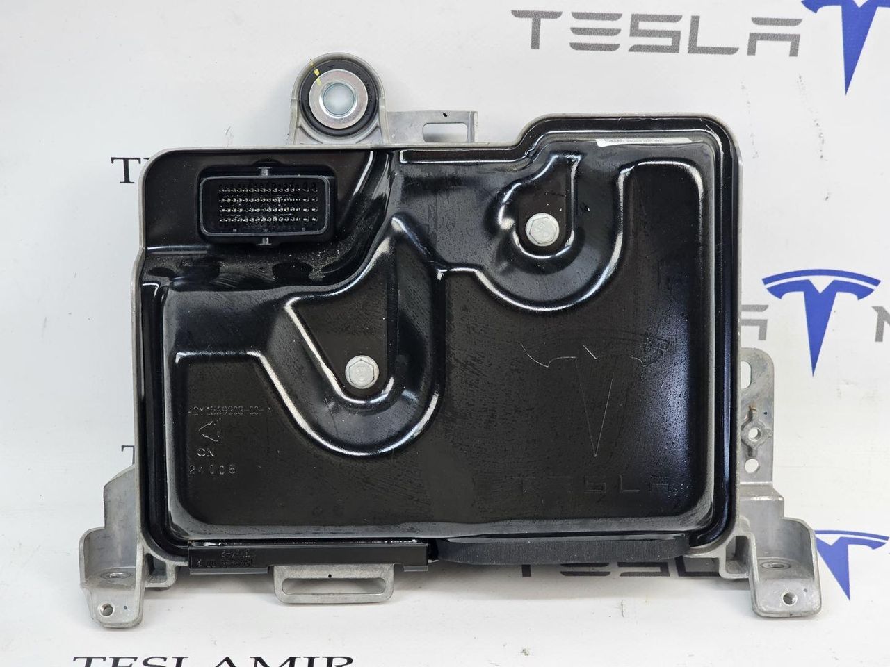 Блок управления BCM (бортовой сети) (Body Control Module) Боди Tesla Model 3 2 поколение 2024, 1569303-00, 1866750-20, 1866750-20-B - фото №1