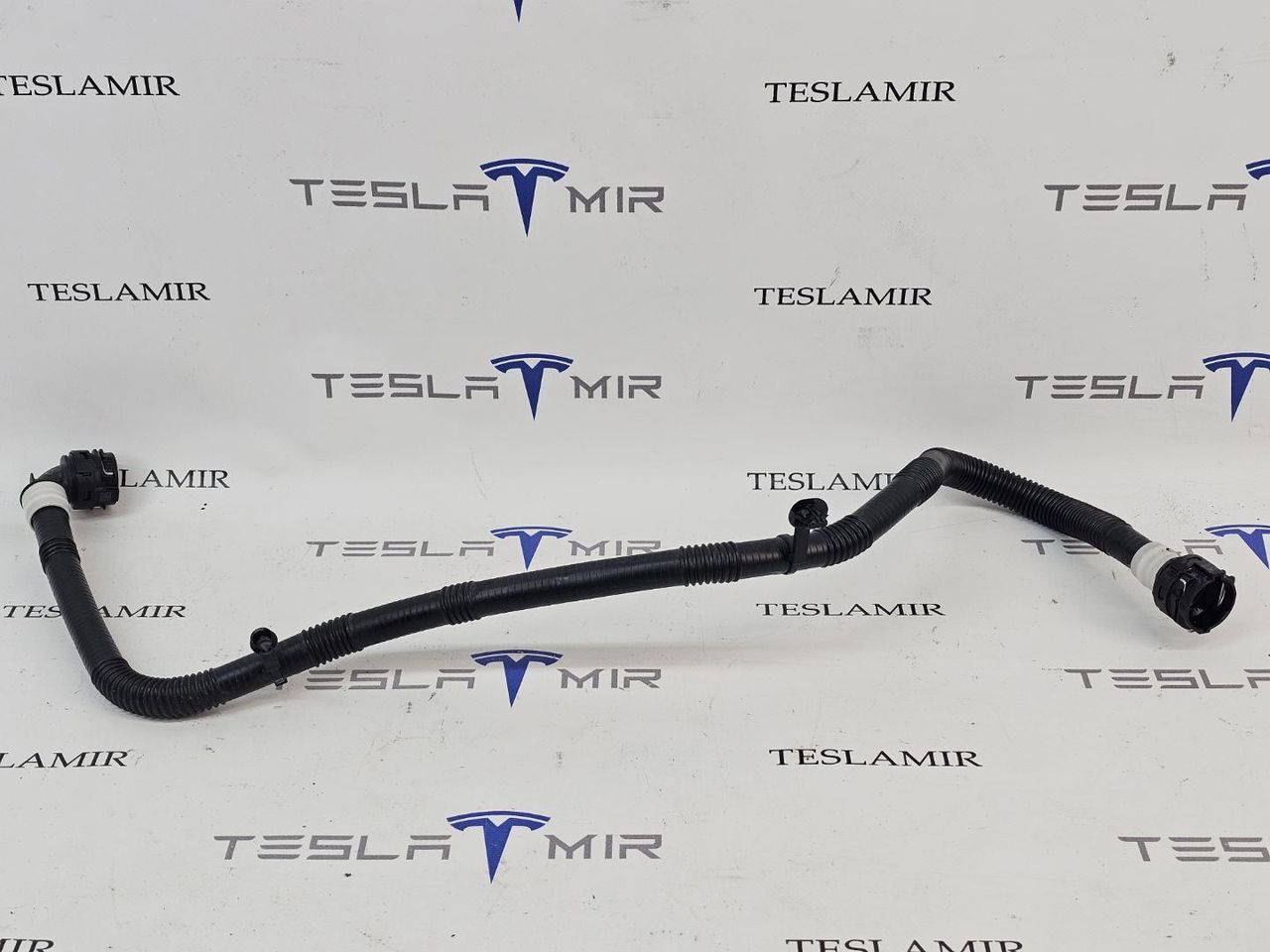 трубка охлаждающей жидкости Tesla Model 3 2 поколение 2024, 1659782-50 - фото №1