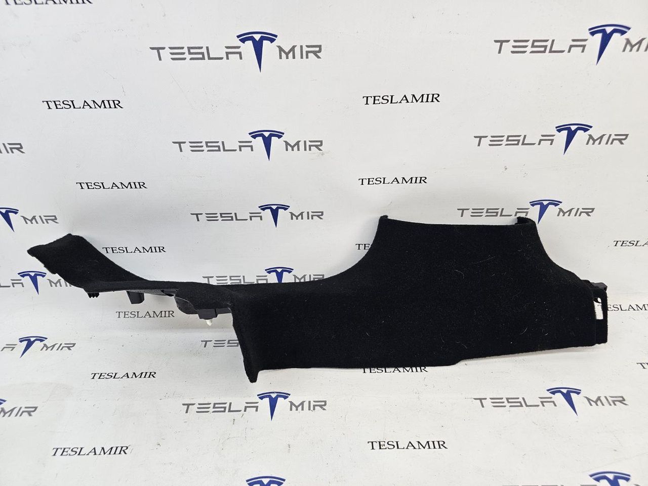 Накладка стойки B внутренняя левая нижняя Tesla Model 3 2 поколение 2024, 1733510-00, 1733510-23 - фото №1
