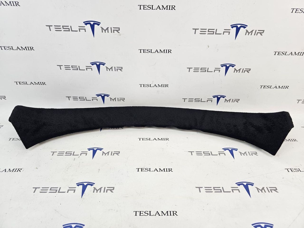 накладка двери (крышки) багажника Tesla Model 3 2 поколение 2024, 1734044-20, 1734044-00 - фото №1