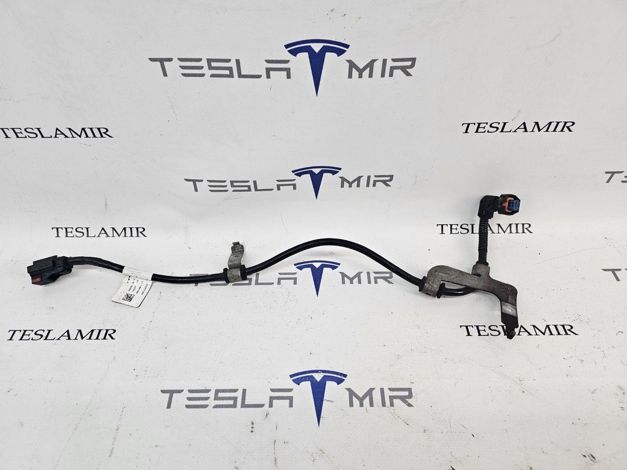 Электропроводка суппорта (ручника) левая Tesla Model 3 1 поколение 2023, 1044781-00 - фото №1