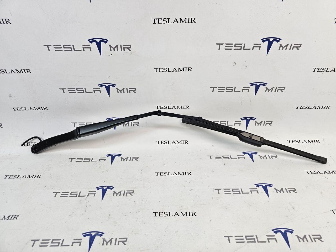 щеткодержатель (поводок стеклоочистителя, дворник) Tesla Model 3 2 поколение 2024, 1076730-00, 1878488-00, 1878486-00 - фото №1