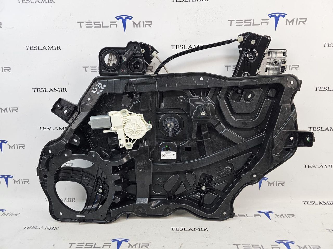 стеклоподъемник передний правый Tesla Model Y 1 поколение 2024, 1495509-00, 1526801-00 - фото №1