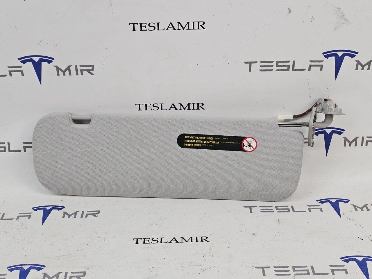 козырек солнцезащитный Tesla Model Y 1 поколение 2024, 1490405-02 - фото №1