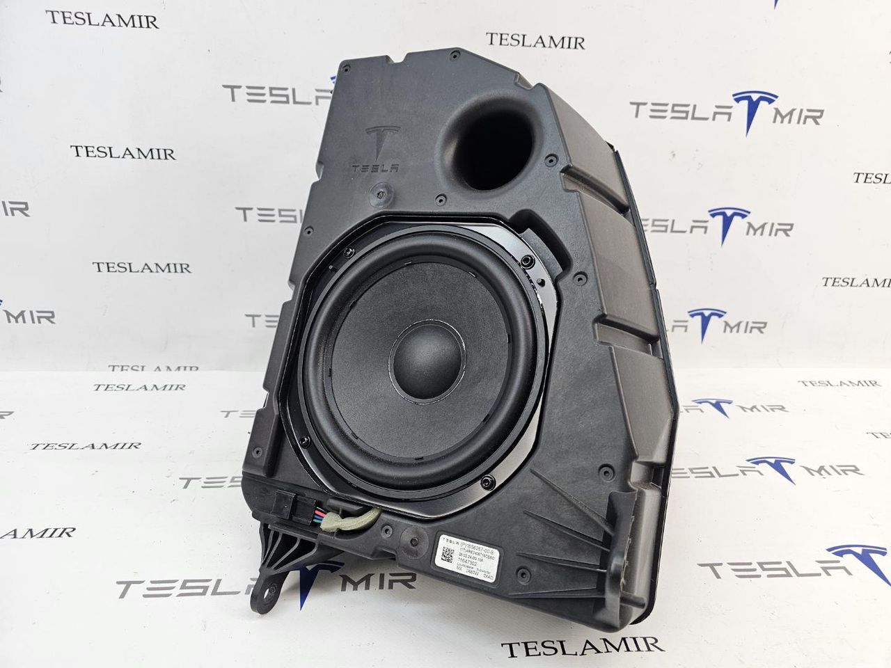 сабвуфер Tesla Model Y 1 поколение 2024, 1656267-00 - фото №1