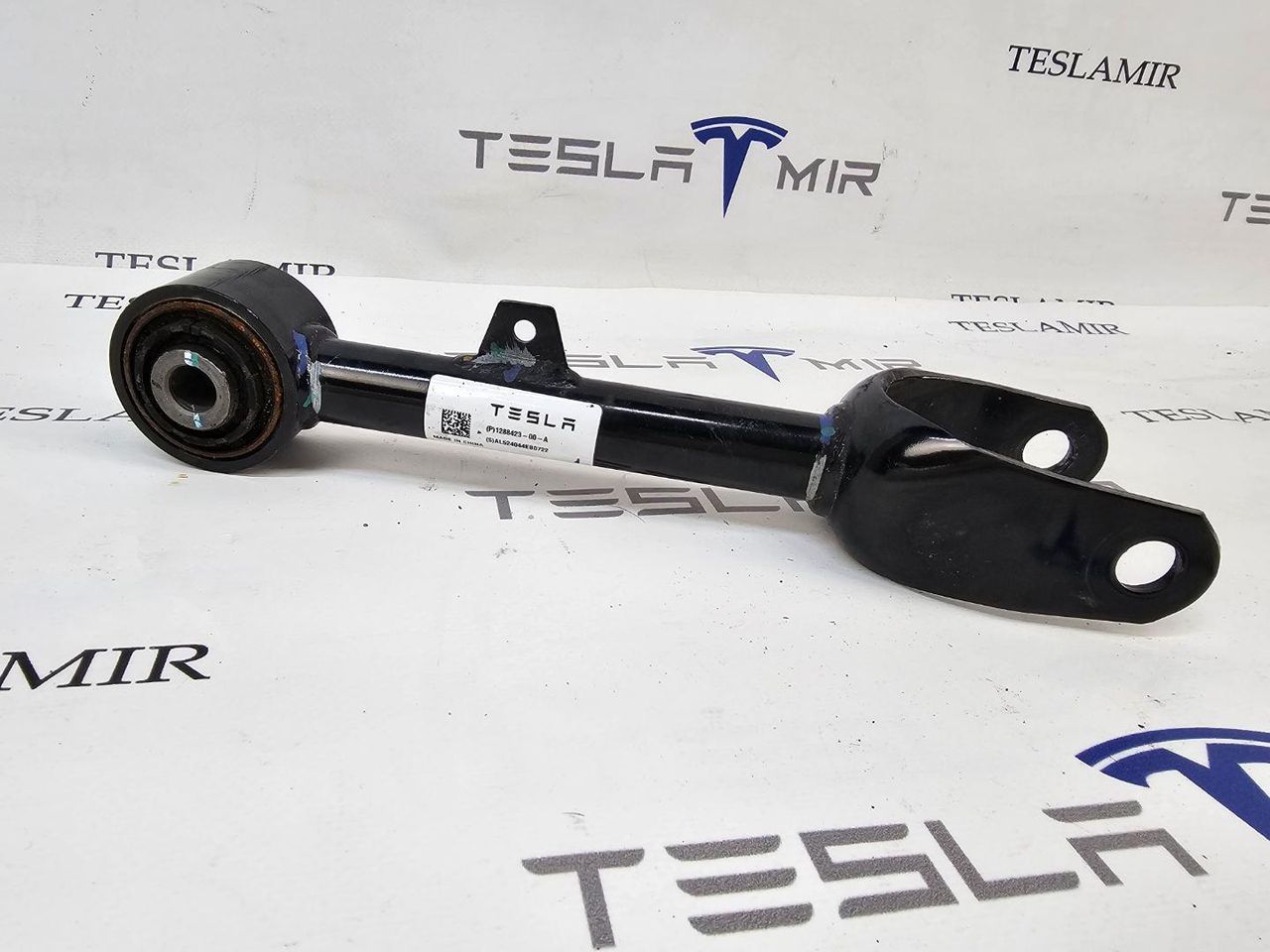 рычаг задний Tesla Model Y 1 поколение 2024, 1188423-00, 1044423-00, 1288423-00 - фото №1