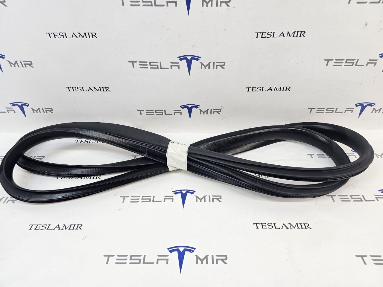 уплотнитель двери Tesla Model Y 1 поколение 2024, 1497673-98, 1497673-00, 1497674-00 - фото №1
