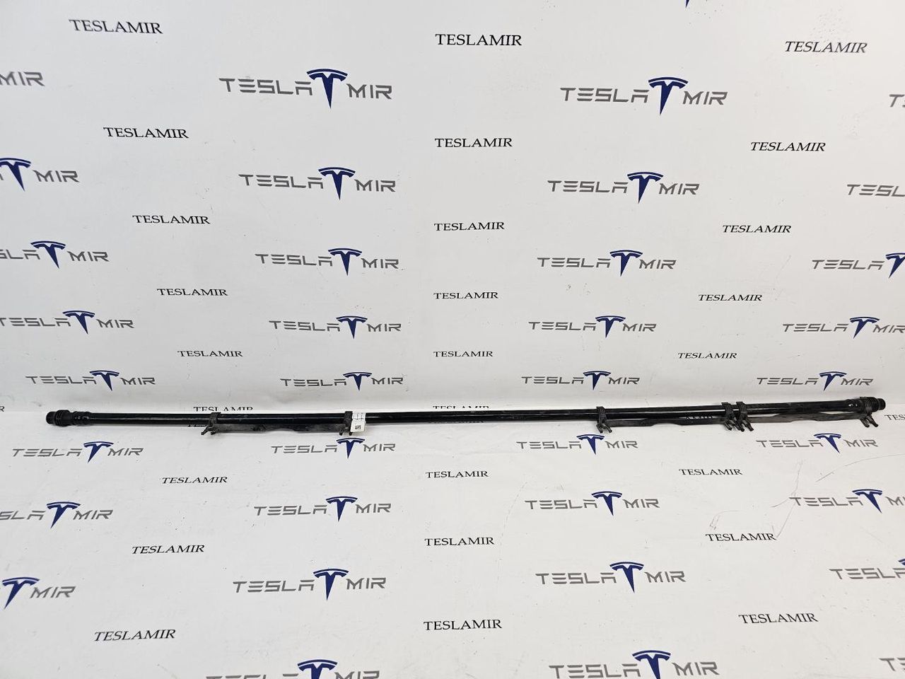 Патрубок системы охлаждения пластиковый Tesla Model Y 1 поколение 2024, 1628807-00, 1628807-50 - фото №1