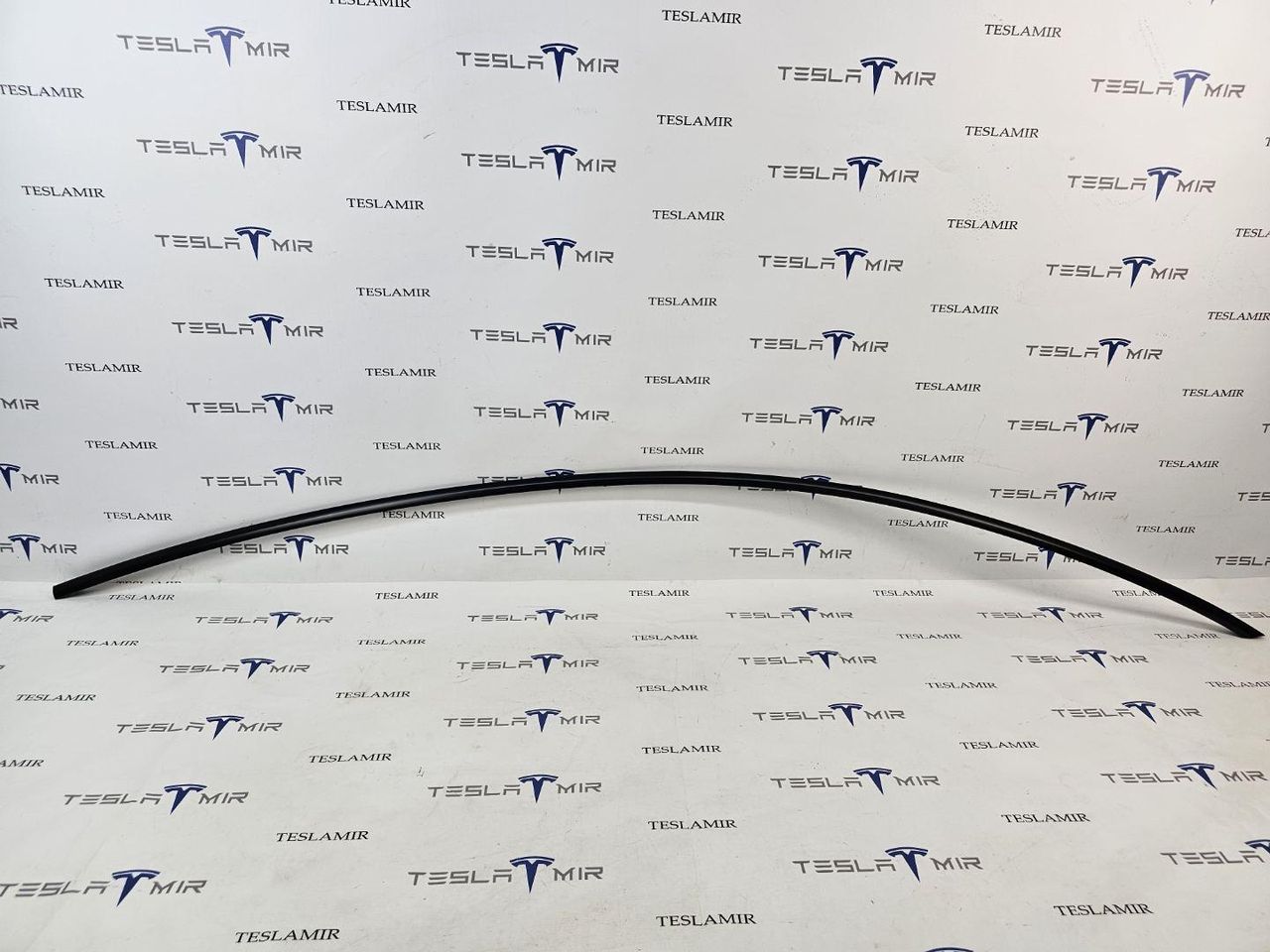 Молдинг кузова боковой наружный верхний правый Tesla Model 3 2 поколение 2024, 1083520-00, 1083520-01 - фото №1