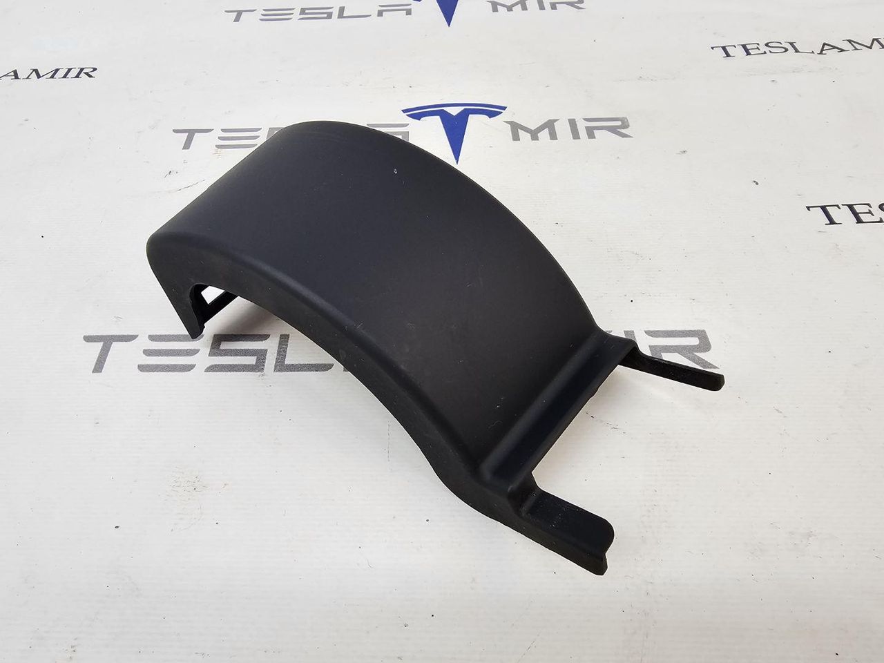 заглушка Tesla Model X 1 поколение 2018, 1047075-00 - фото №1