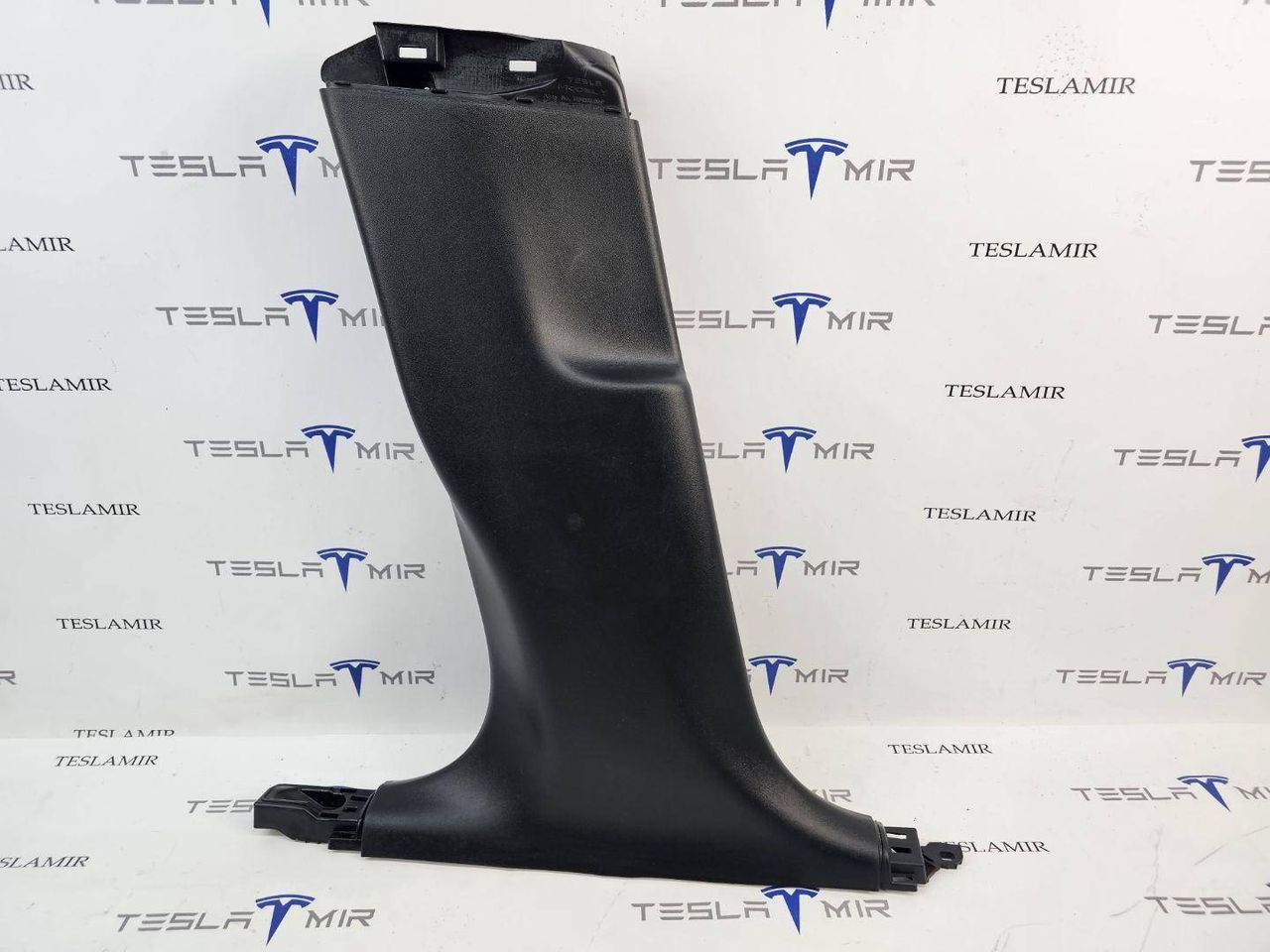 Накладка стойки B внутренняя левая нижняя Tesla Model Y 1 поколение 2024, 1494623-00, 1494623-98 - фото №1
