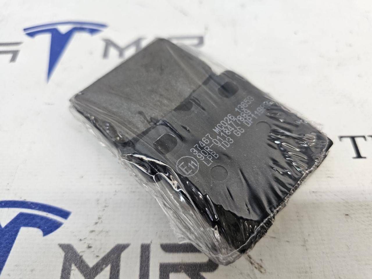 колодки стояночного тормоза Tesla Model S 1 поколение 2013, 1003460-00 - фото №1