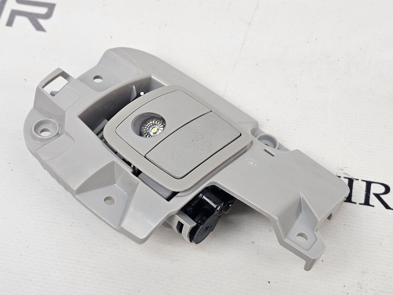 крючок для одежды Tesla Model Y 1 поколение 2024, 1692060-00, 1680907-00 - фото №1