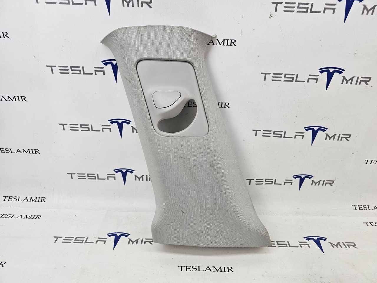 Накладка стойки B внутренняя левая верхняя Tesla Model Y 1 поколение 2024, 1494606-00 - фото №1
