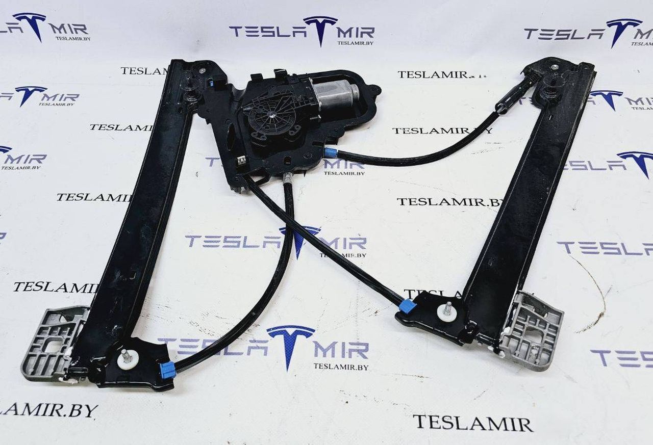 стеклоподъемник передний правый Tesla Model 3 1 поколение 2019, 1096621-00, 1092147-00, 1092149-00, 1096621-14, 1096621-98 - фото №1