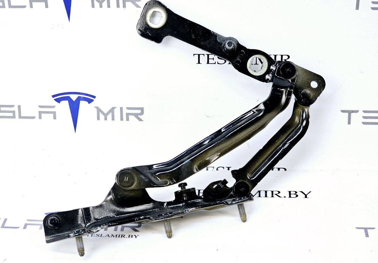 петля крышки багажника Tesla Model 3 1 поколение 2019, 1667399-00, 1092820-00 - фото №1