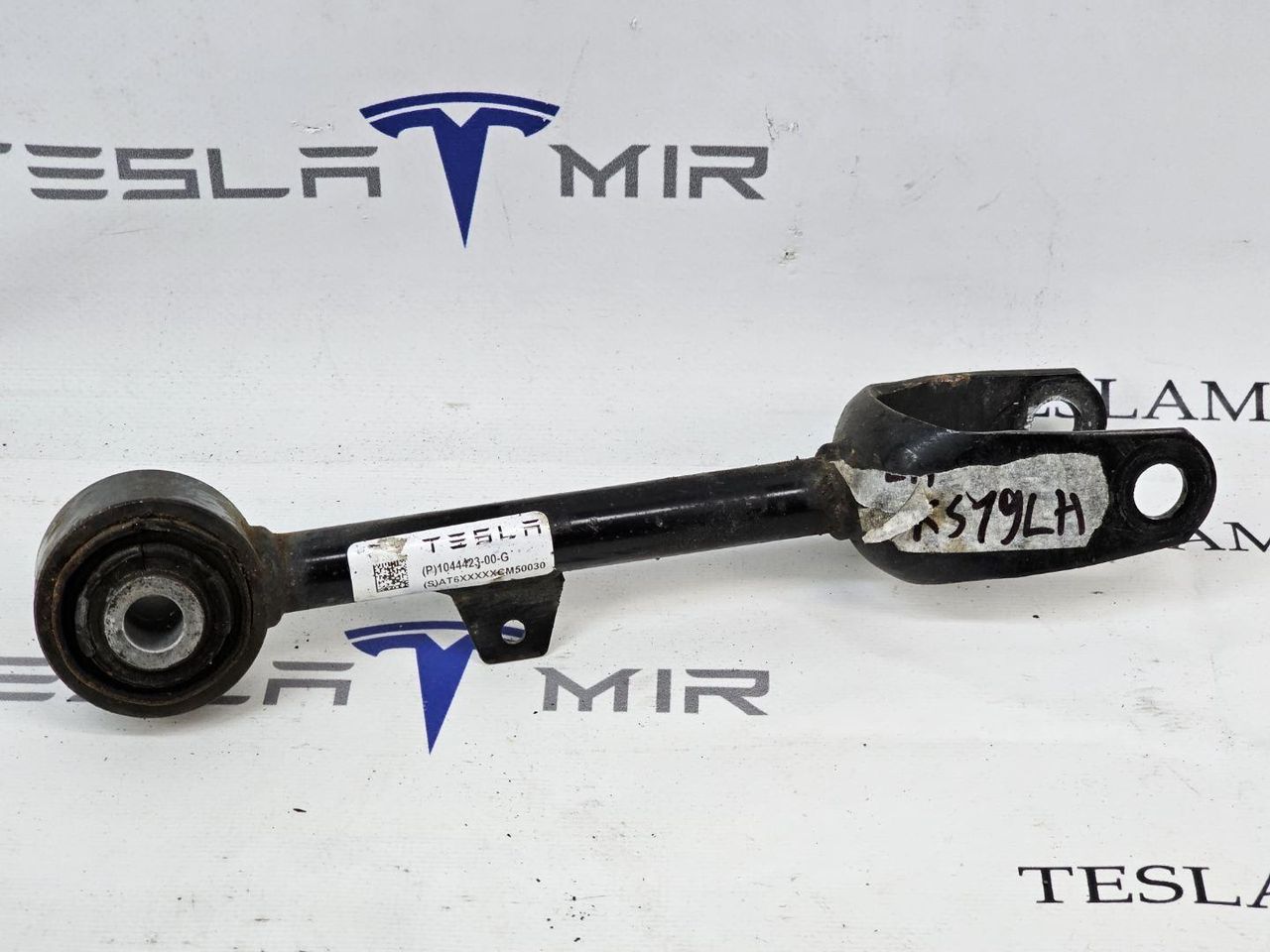 рычаг задний Tesla Model Y 1 поколение 2024, 1188423-00, 1044423-00, 1288423-00 - фото №1