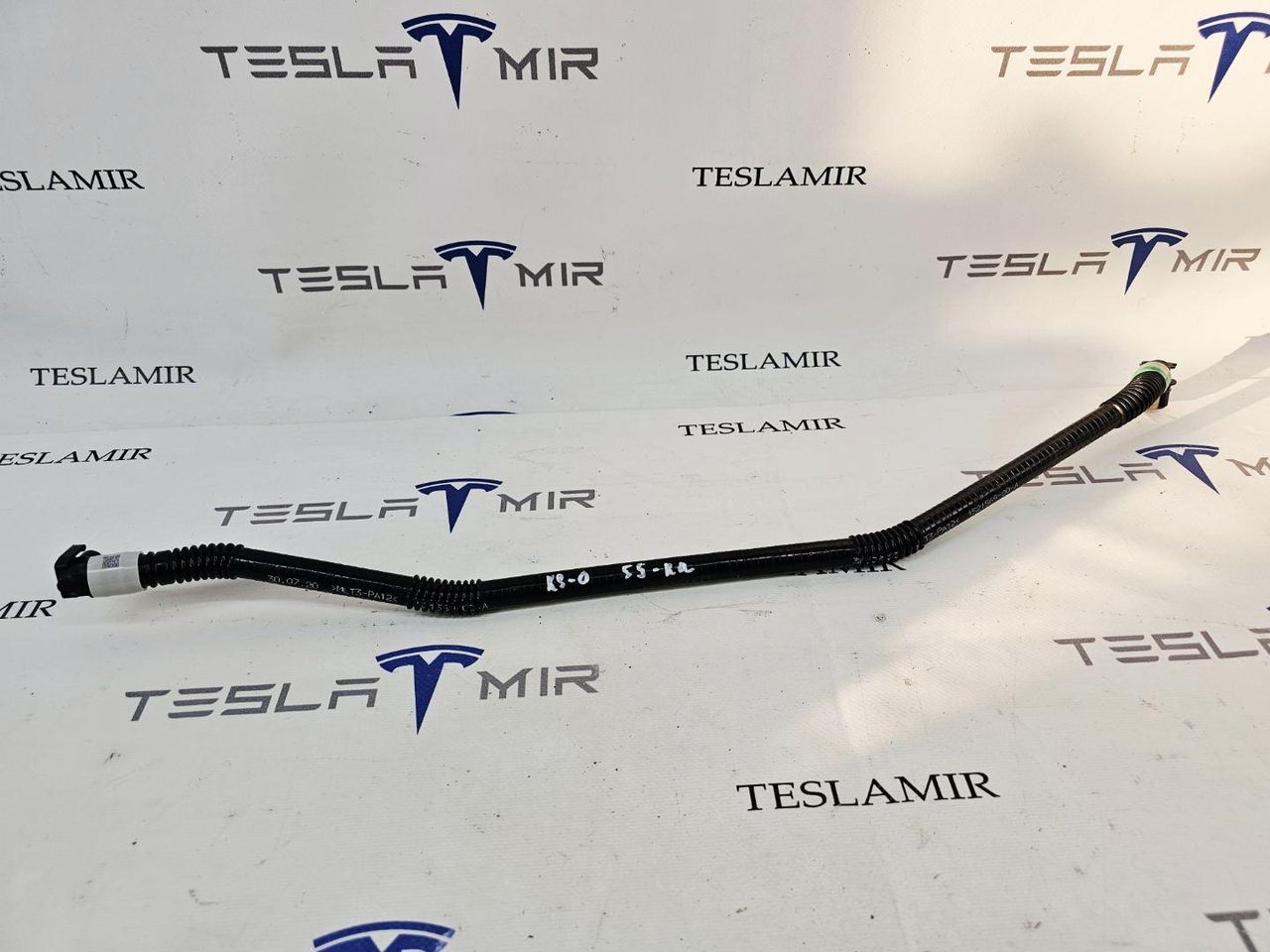 Патрубок системы охлаждения пластиковый Tesla Model 3 1 поколение 2020, 1521569-00 - фото №1