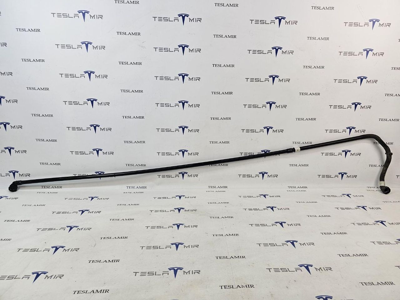 Патрубок системы охлаждения пластиковый Tesla Model 3 1 поколение 2020, 1077593-00 - фото №1