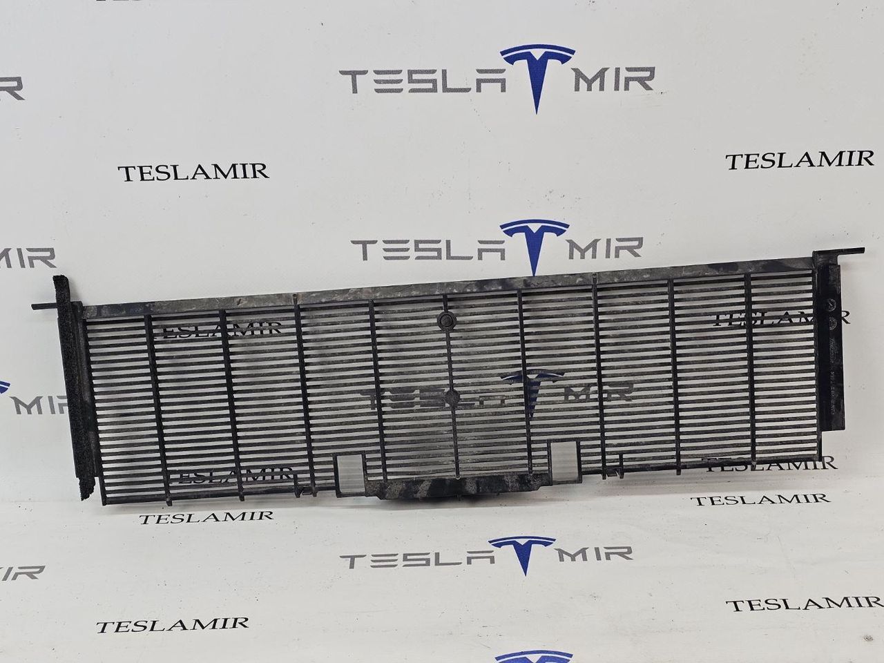 Радиатор охлаждения основной центральный Tesla Model Y 1 поколение 2021, 1494175-00, 1494175-00-A - фото №1