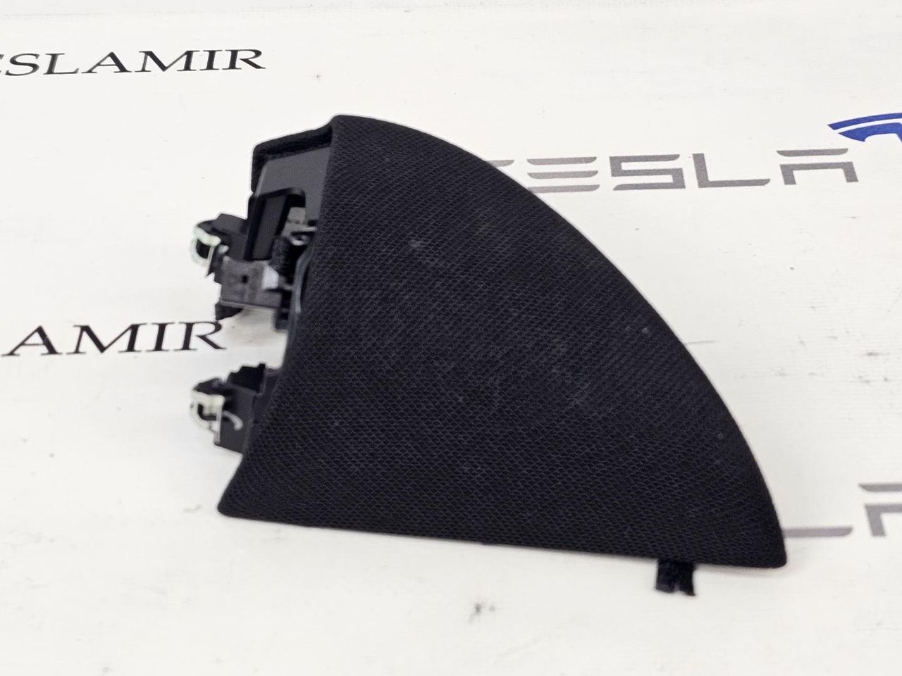 сетка на динамик Tesla Model Y 1 поколение 2024, 1079741-00, 1498205-00, 1498215-00 - фото №1