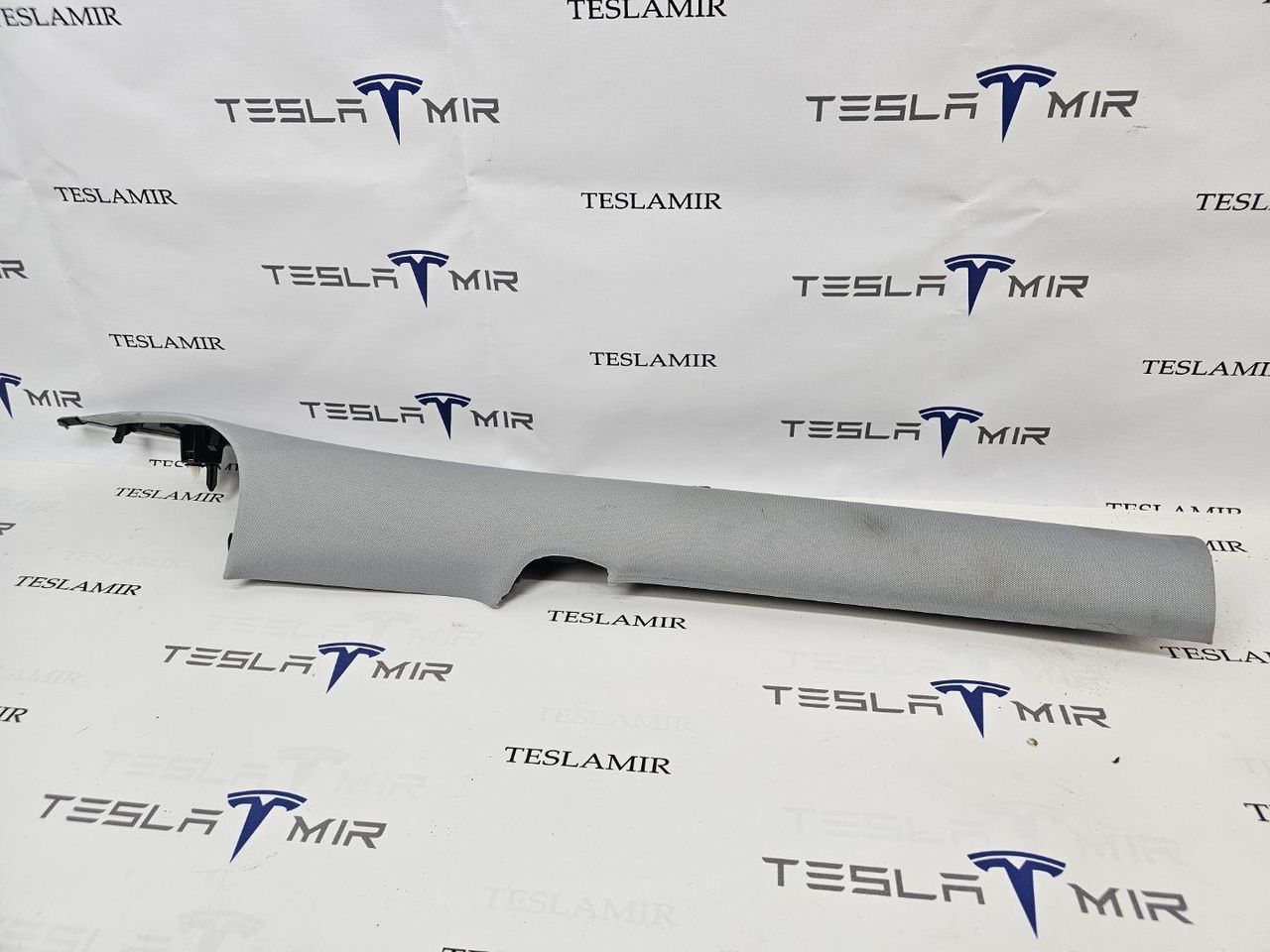 Накладка стойки С внутренняя левая верхняя Tesla Model 3 2 поколение 2024, 1732047-10 - фото №1