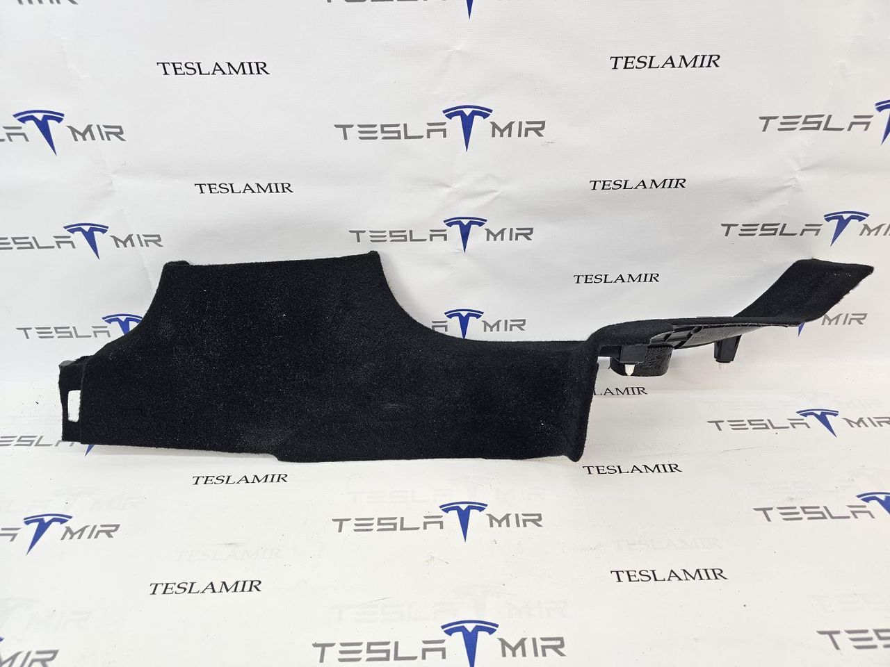 Накладка стойки B внутренняя правая нижняя Tesla Model 3 2 поколение 2024, 1733762-00, 1733762-23 - фото №1