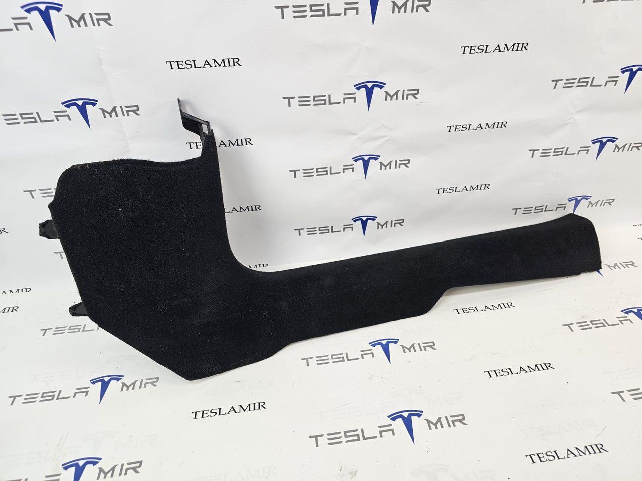 Накладка декоративная стойки А внутренняя правая нижняя Tesla Model 3 2 поколение 2024, 1733506-23 - фото №1