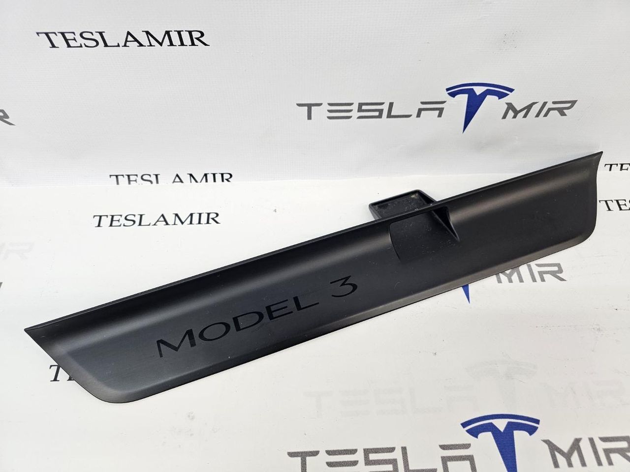 накладка на порог Tesla Model 3 2 поколение 2024, 1917241-00 - фото №1
