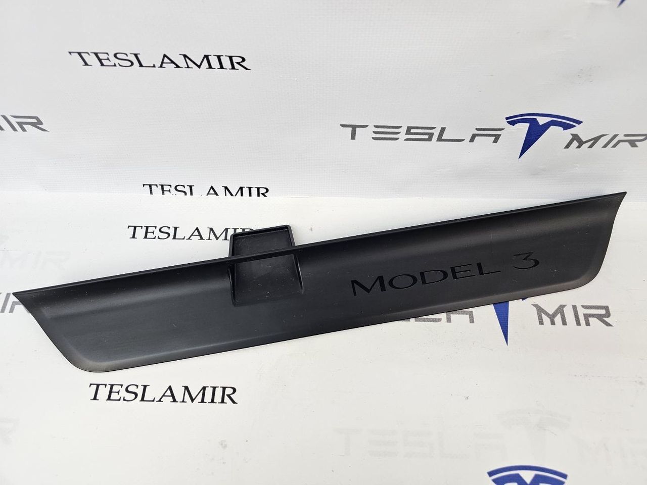 накладка на порог Tesla Model 3 2 поколение 2024, 1917242-00 - фото №1