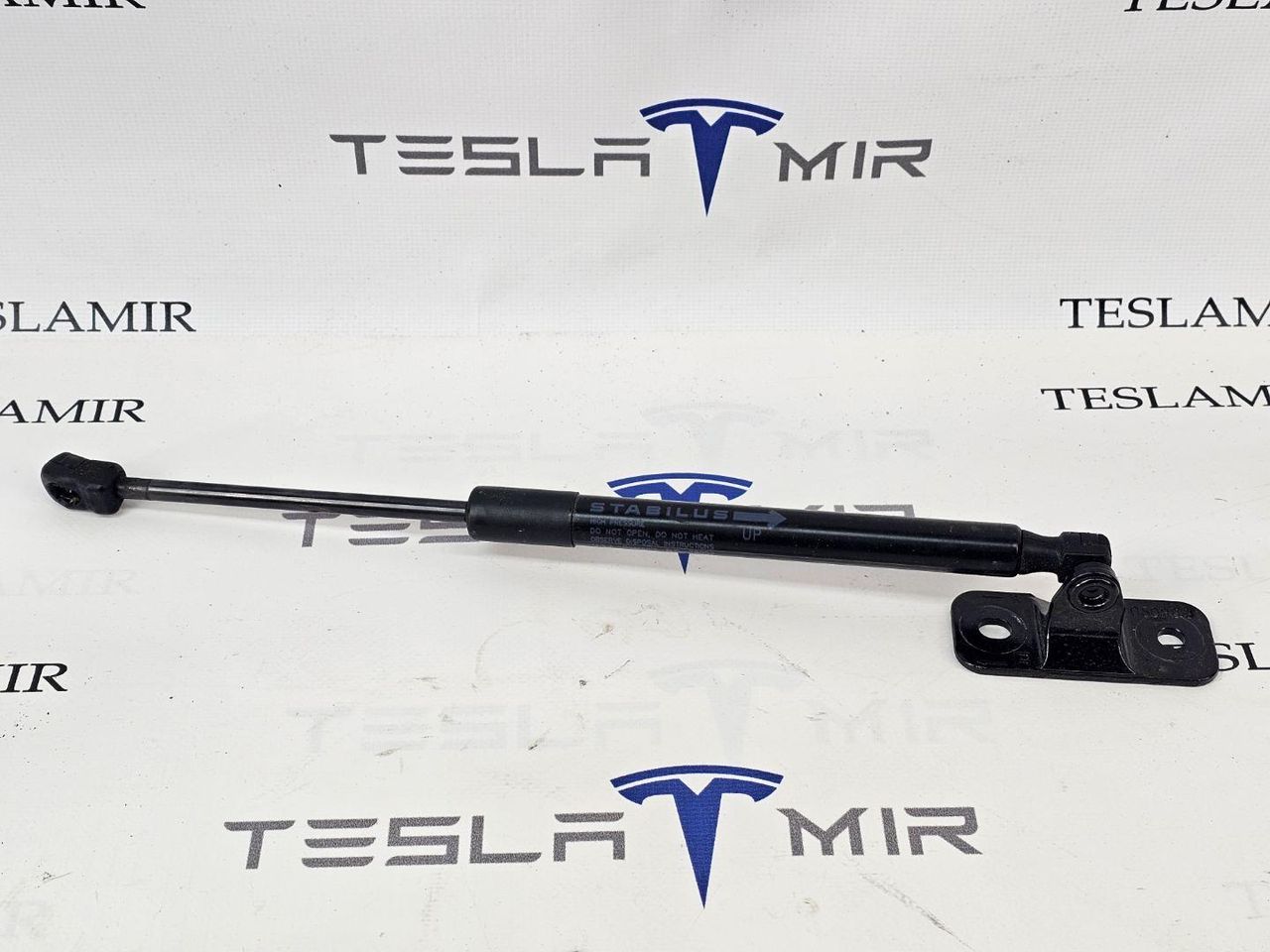 Амортизатор (упор) капота Tesla Model 3 2 поколение 2024, 1645989-00 - фото №1