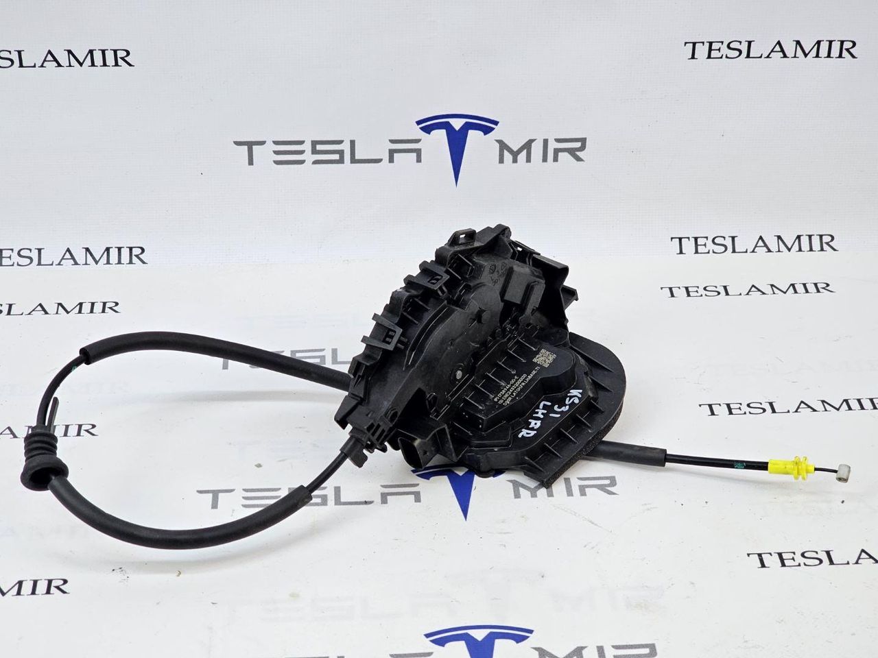 замок двери передней левой Tesla Model 3 2 поколение 2024, 1738946-00 - фото №1