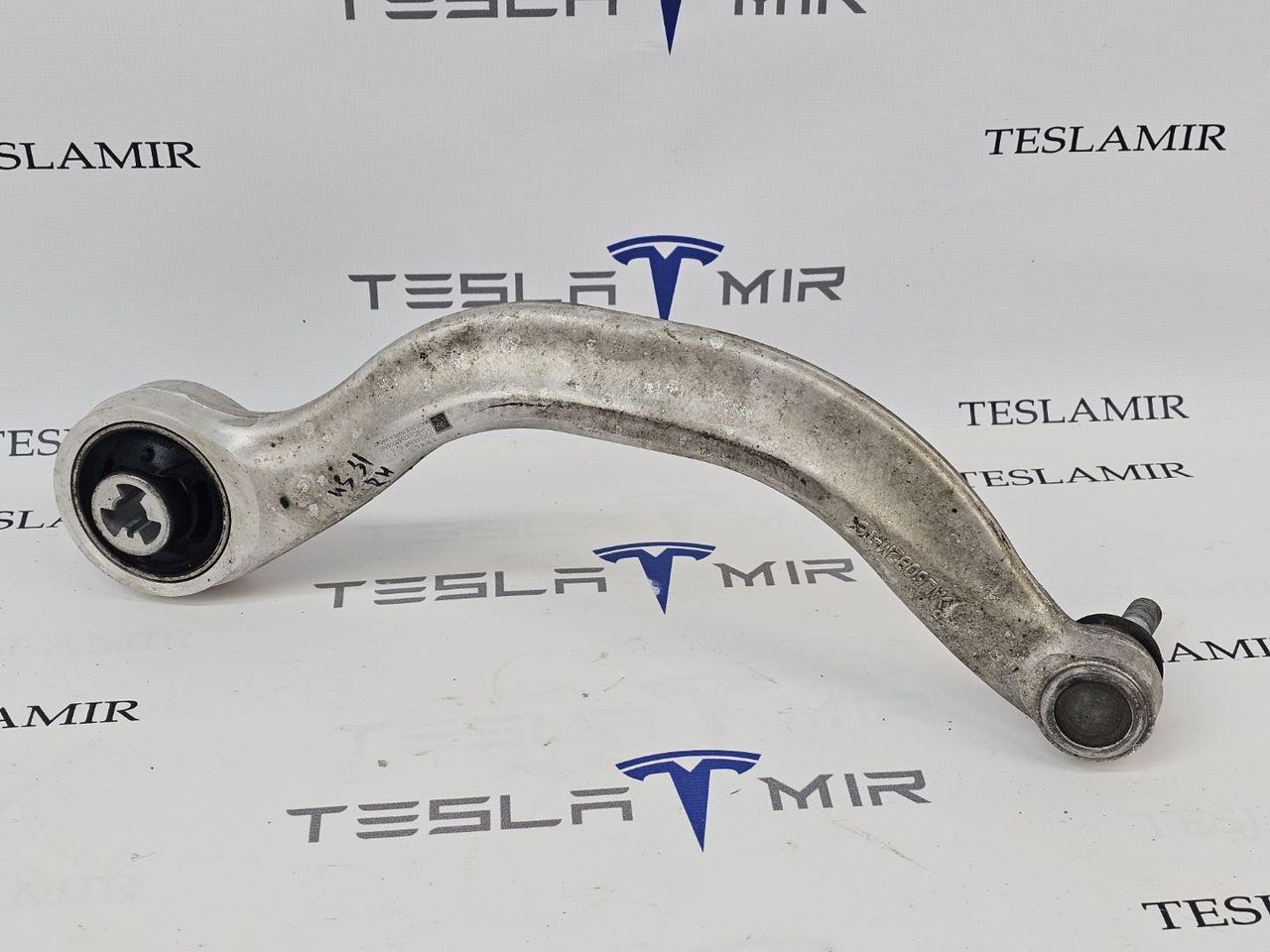 Рычаг передний продольный нижний (банан) правый Tesla Model 3 2 поколение 2024, 1344359-10 - фото №1