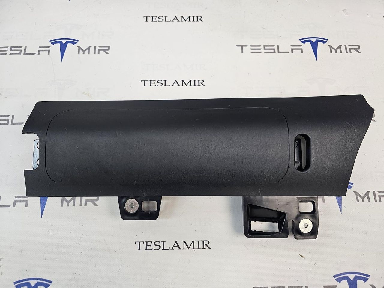 подушка безопасности коленная Tesla Model Y 1 поколение 2025, 1143753-00, 1077826-00, 1937328-50 - фото №1