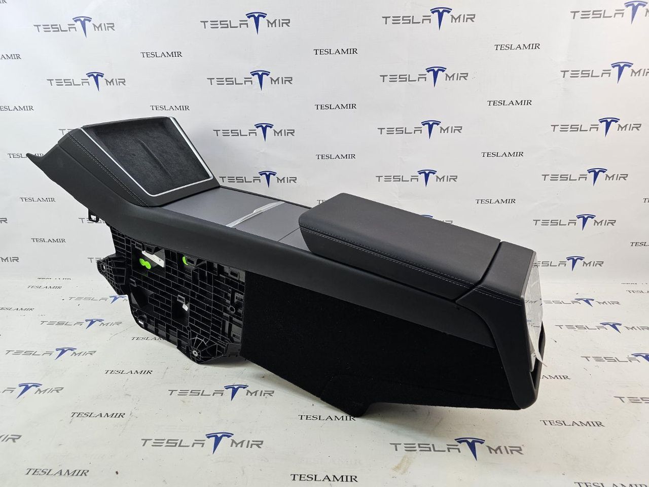 консоль салона Tesla Model Y 1 поколение 2025, 1761810-00, 1988072-50, 1938401-59, 1933923-00, 2101238-50 - фото №1