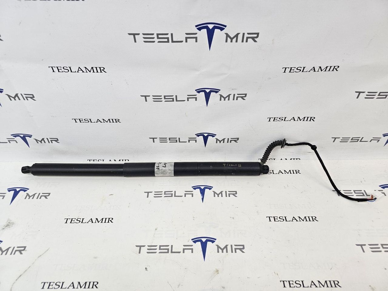 амортизатор крышки багажника (3-5 двери) Tesla Model Y 1 поколение 2025, 2135279-00 - фото №1