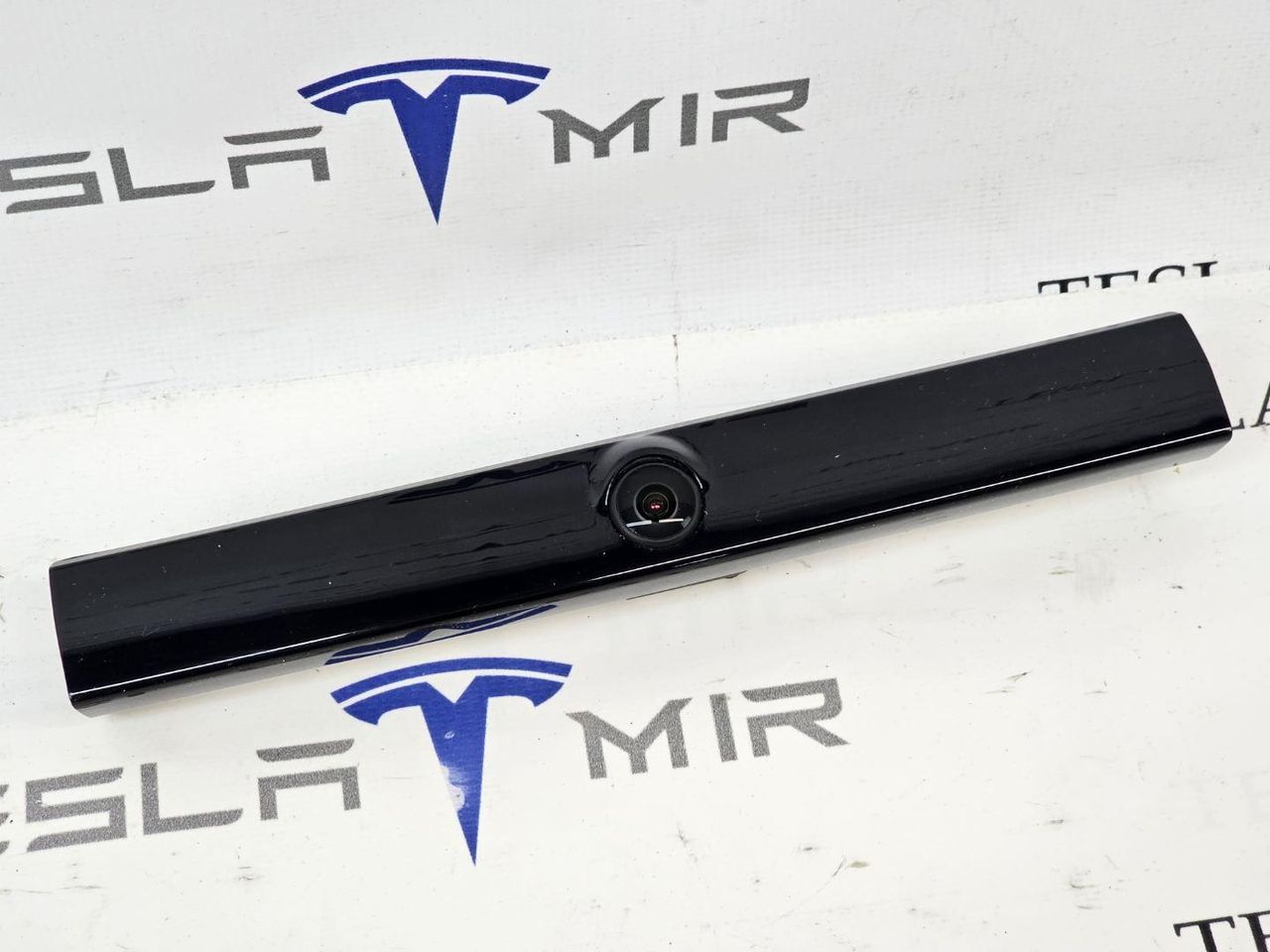 камера заднего вида Tesla Model Y 1 поколение 2025, 1637039-00 - фото №1