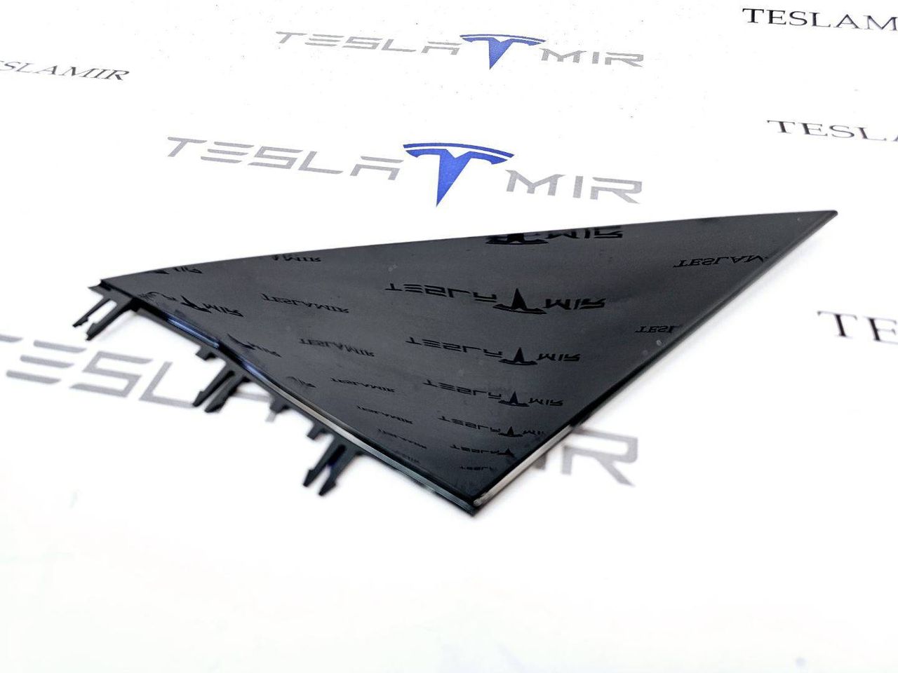 Накладка на зеркало (треугольник) левая Tesla Model Y 1 поколение 2021, 1495632-00 - фото №1