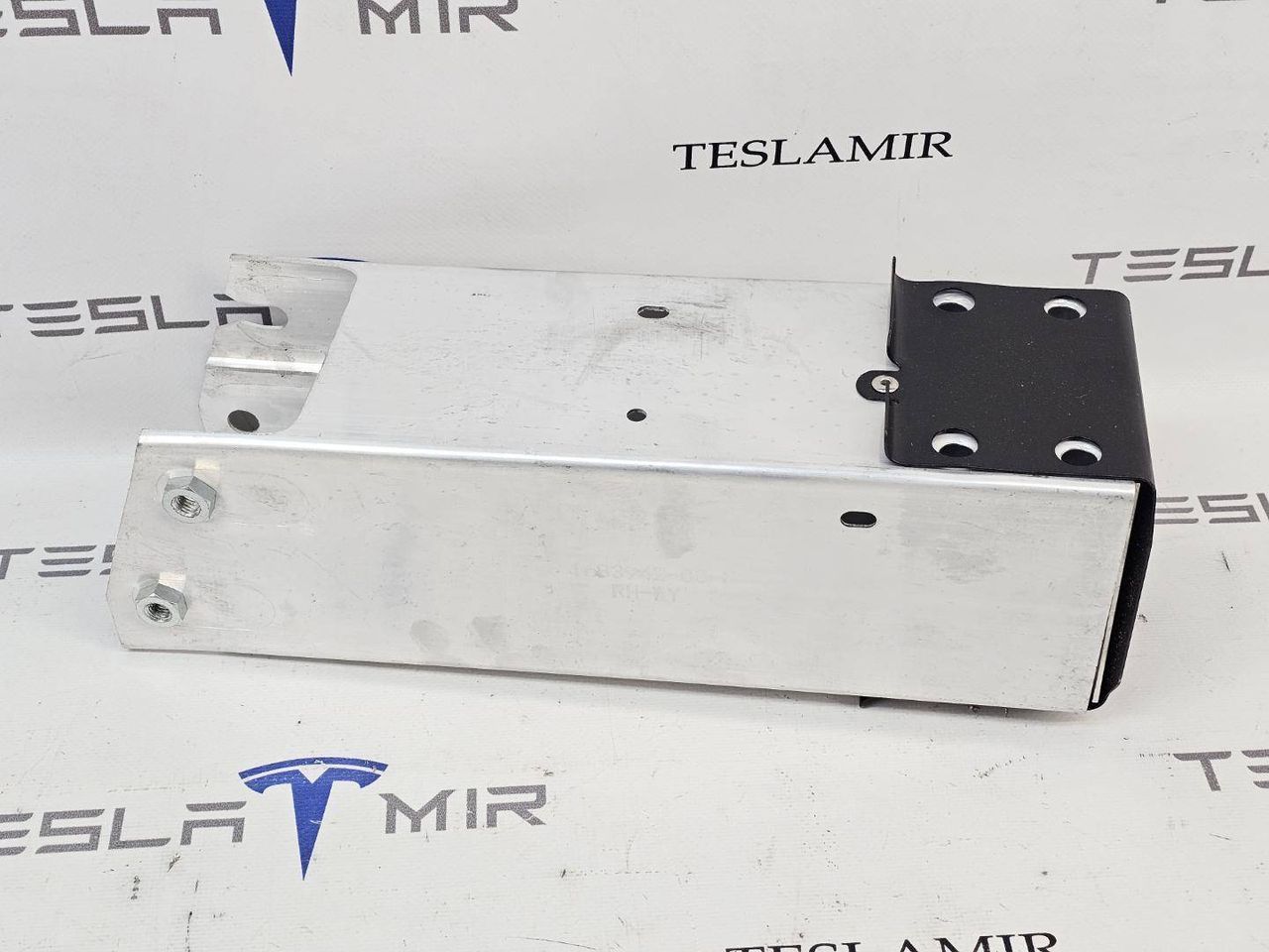 Удлинитель лонжерона (клык) левый Tesla Model 3 2 поколение 2025, 1683943-00 - фото №1