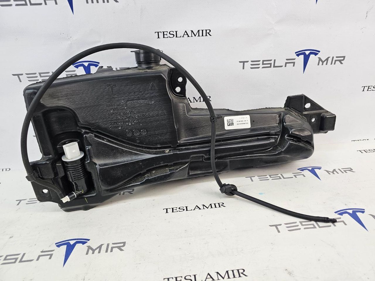 бачок омывателя Tesla Model 3 2 поколение 2025, 1807860-00-E, 1807860-00 - фото №1