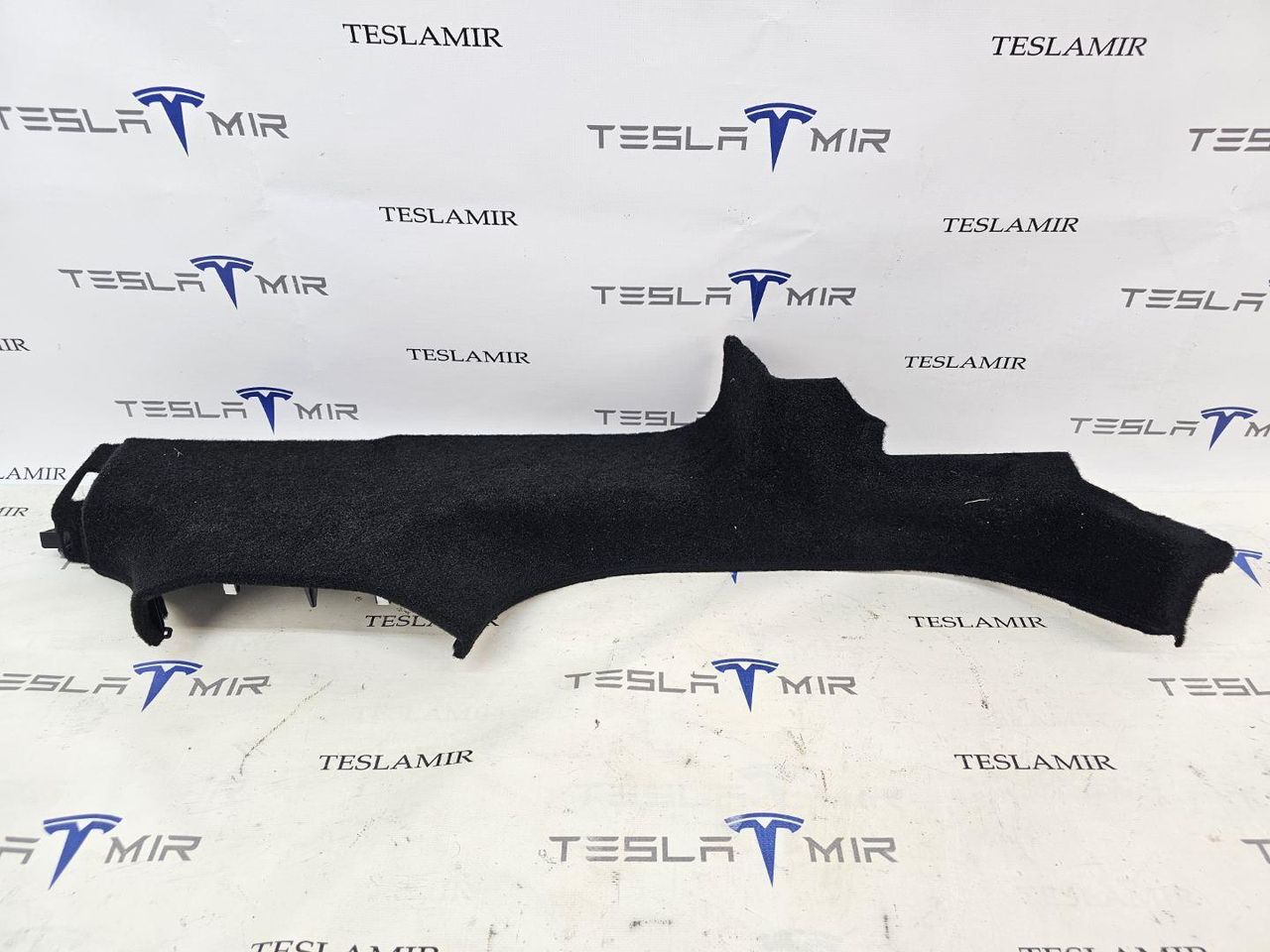 Накладка стойки B внутренняя левая нижняя Tesla Model 3 2 поколение 2025, 1733510-00, 1733510-23 - фото №1