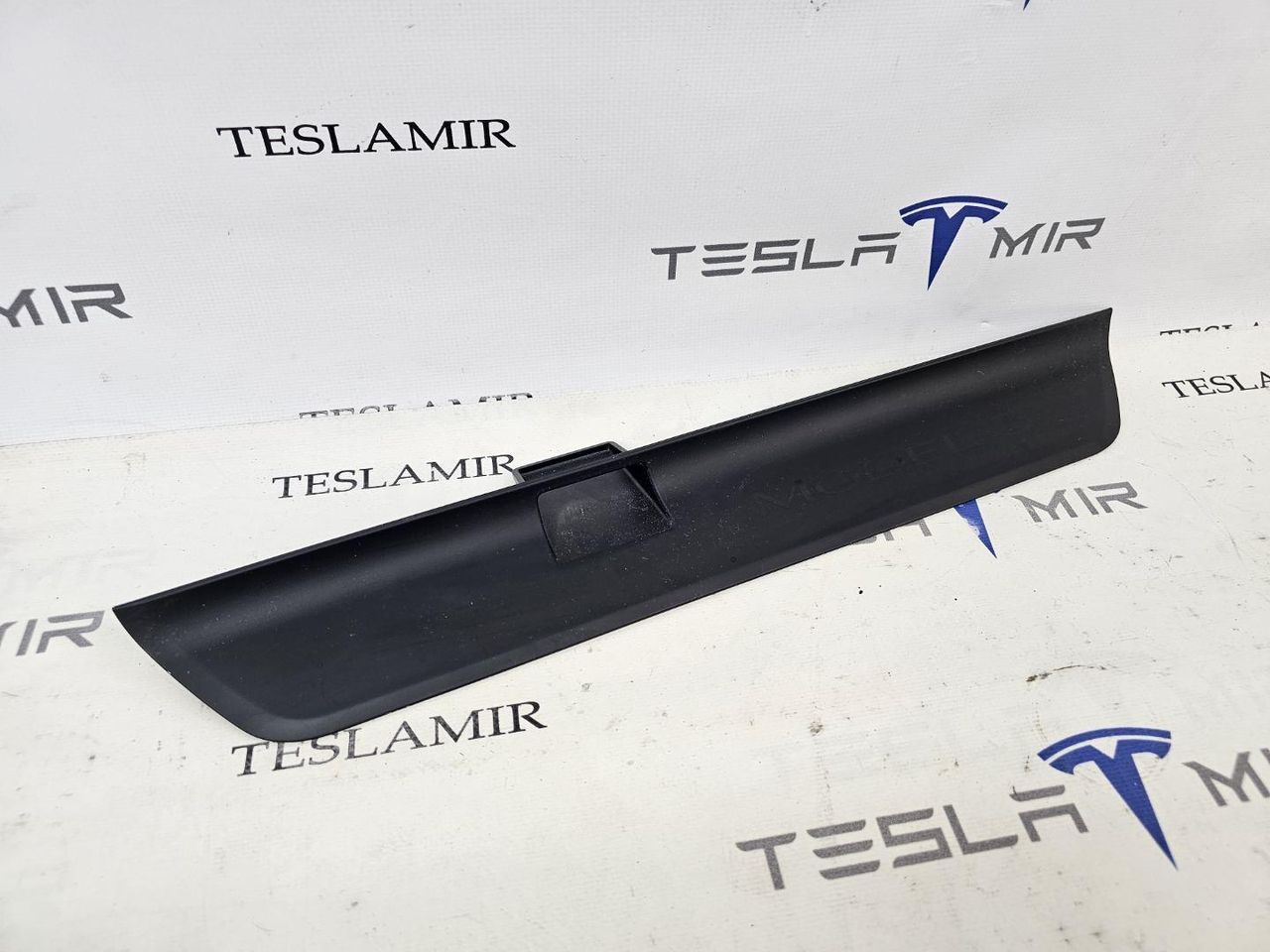 накладка на порог Tesla Model 3 2 поколение 2025, 1917242-00 - фото №1