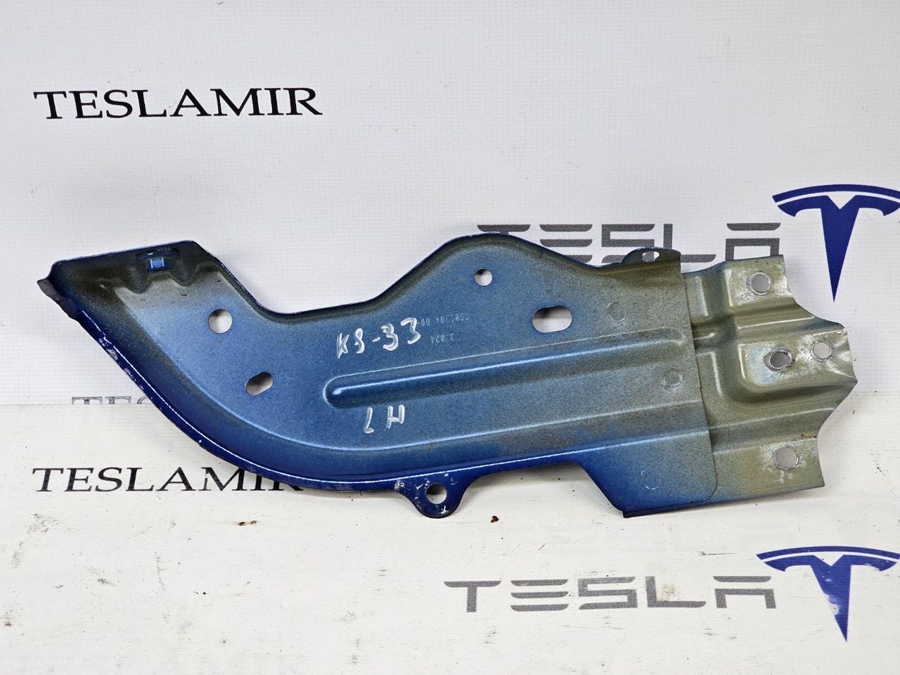 крепление ( кронштейн ) крыла Tesla Model 3 2 поколение 2025, 1092304-00, 1100382-S0 - фото №1