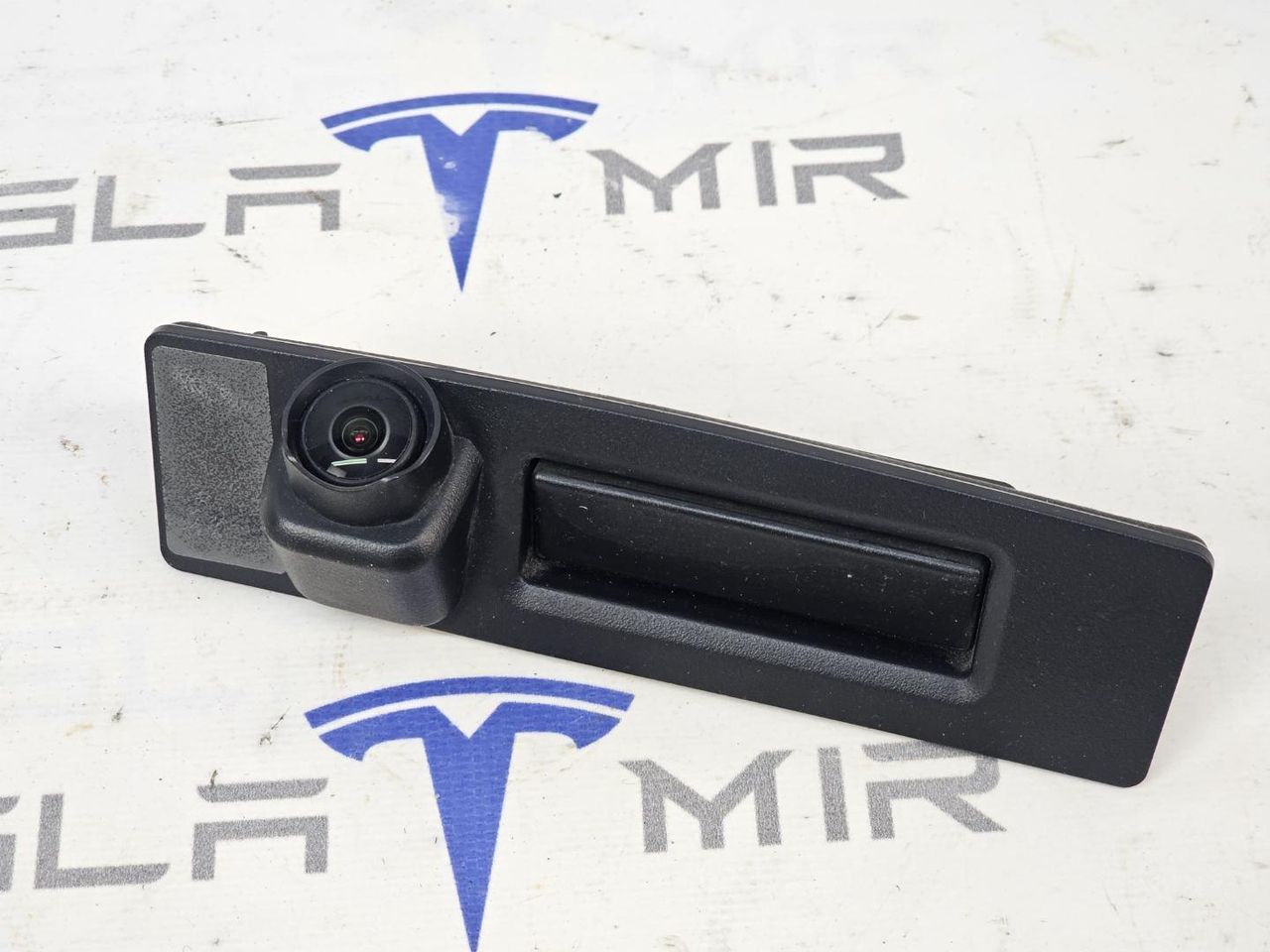 кнопка открытия багажника Tesla Model 3 2 поколение 2025, 1761508-00, 1761511-00, 1761510-00 - фото №1