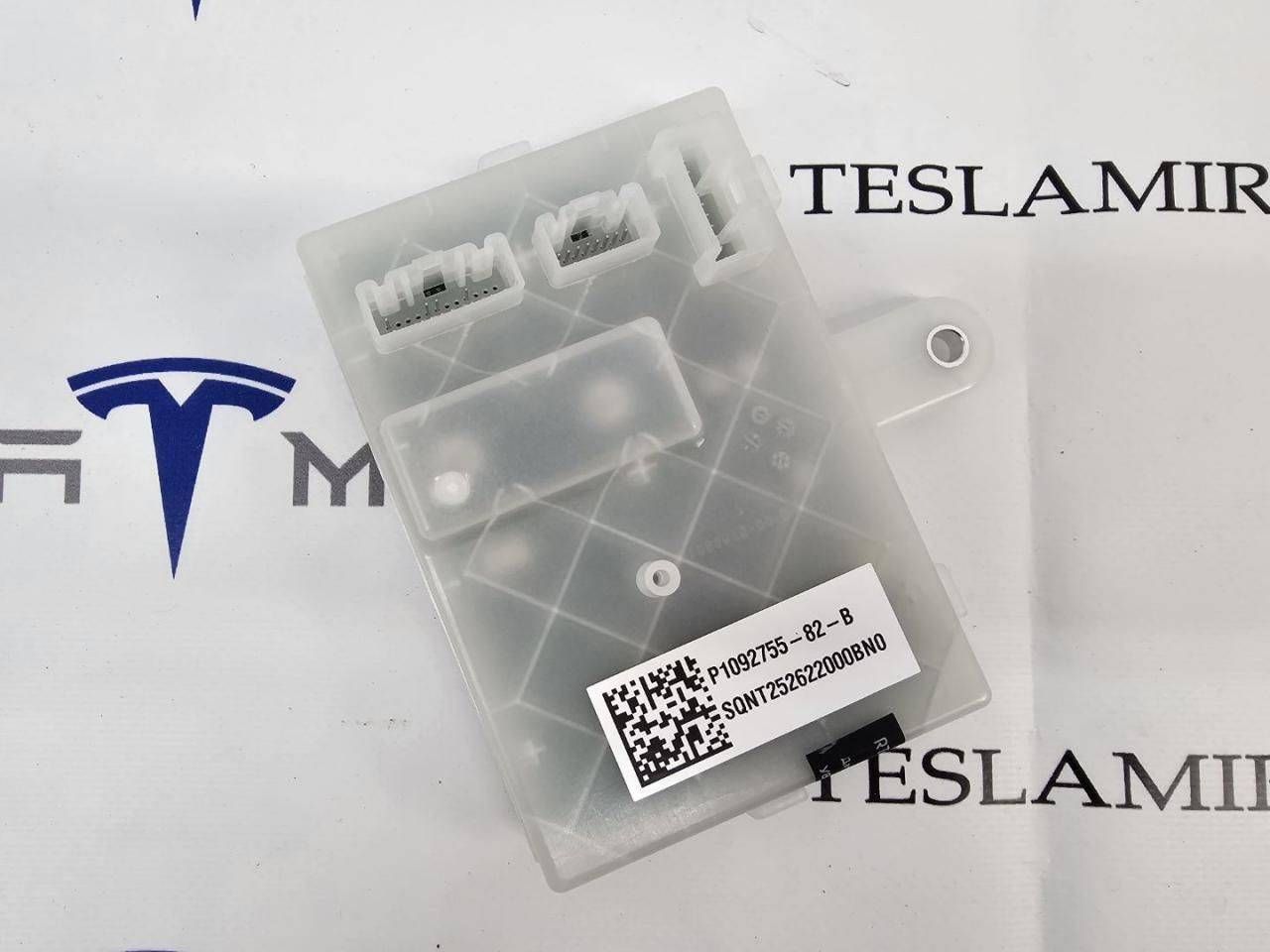 Блок ретрофит (ccs2) Tesla Model 3 1 поколение 2018, 1092755-82-B, 1092755-82 - фото №1