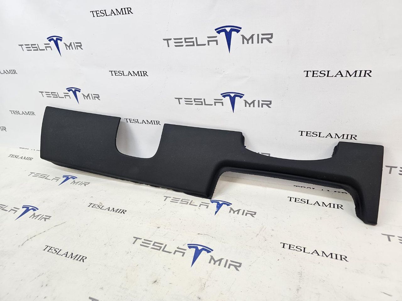 Декоративная накладка центральной консоли Tesla Model 3 2 поколение 2025, 1921406-10, 1921406-00 - фото №1