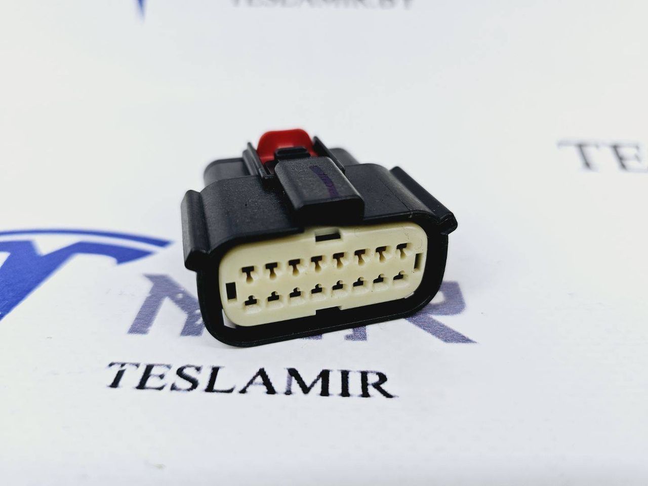 Разъем (фишка) проводки бампера переднего Tesla Model 3 1 поколение 2021, 2067958-00 - фото №1