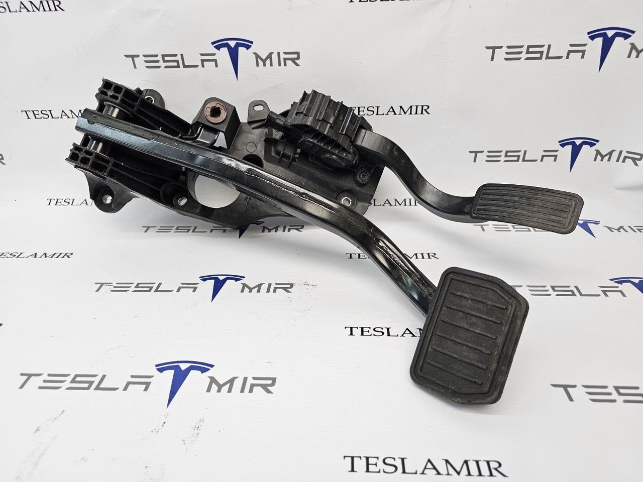 узел педальный (блок педалей) Tesla Model Y 1 поколение 2022, 1188691-00 - фото №1