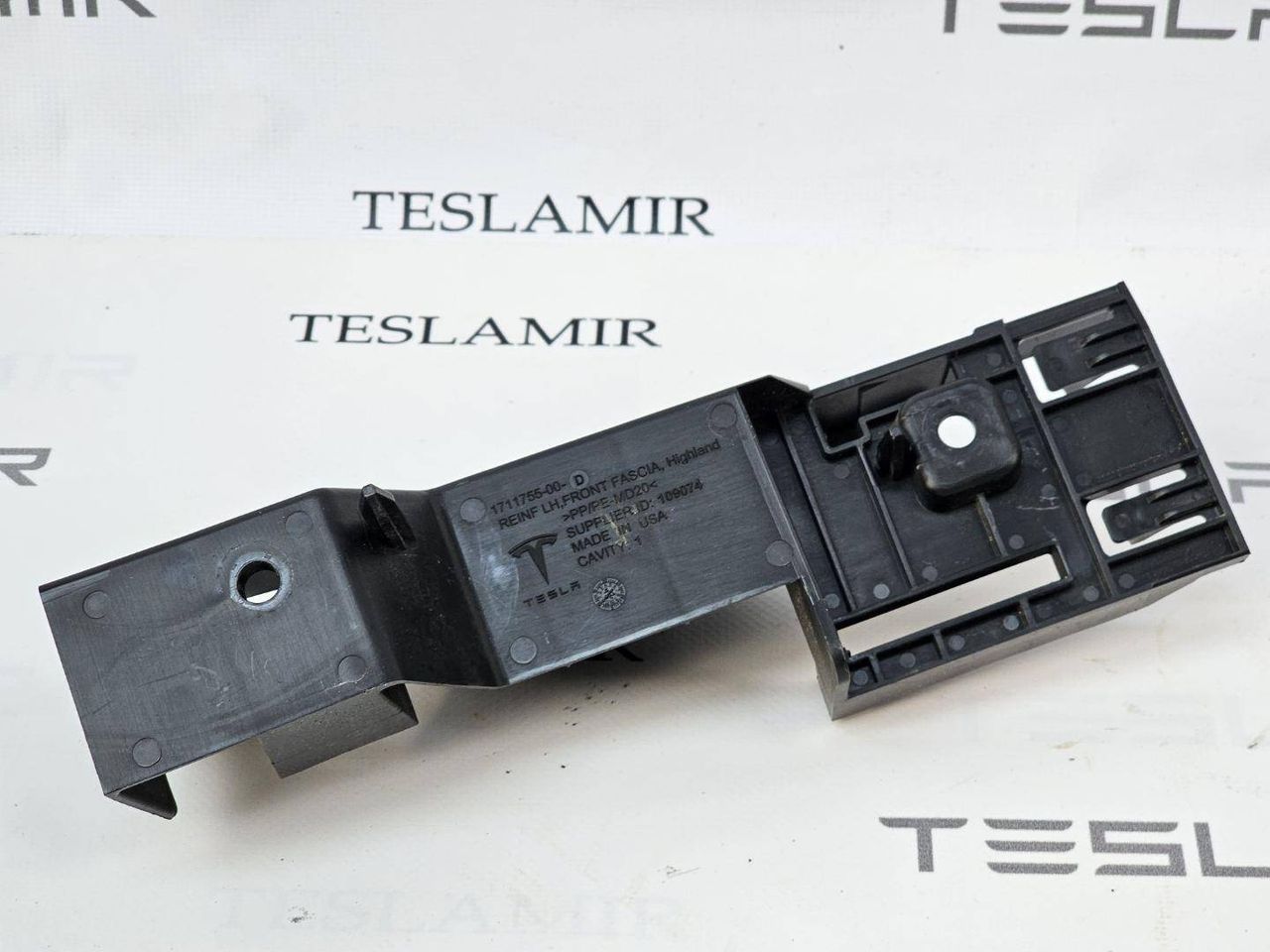 кронштейн передней панели (телевизора) Tesla Model 3 2 поколение 2025, 1711755-00 - фото №1
